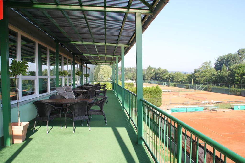 Penzion Tenis Klub Deza Valašské Meziříčí Eksteriør billede